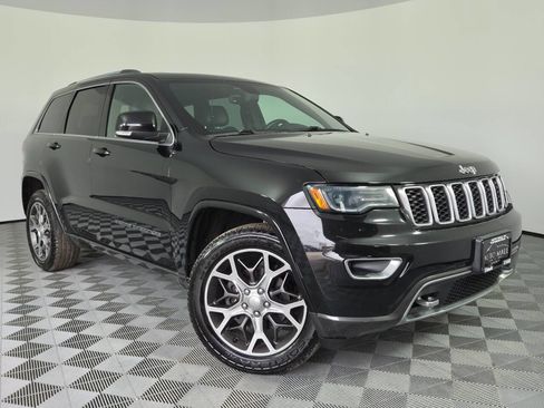 Used 2018 Jeep Grand Cherokee Limited AWD/4WD image 1