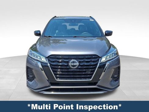 Used 2023 Nissan Kicks SR w/ SR Premium Package FWD image 3