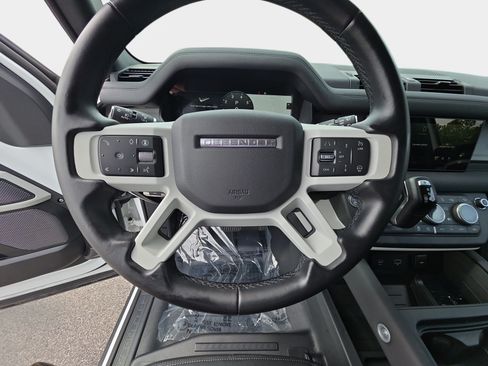 Used 2024 Land Rover Defender 110 S AWD/4WD image 15