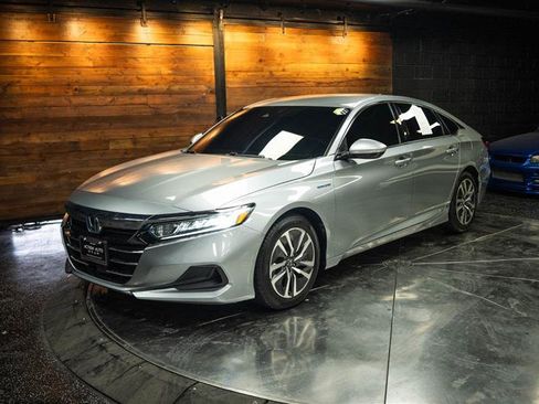 Used 2021 Honda Accord Hybrid image 2