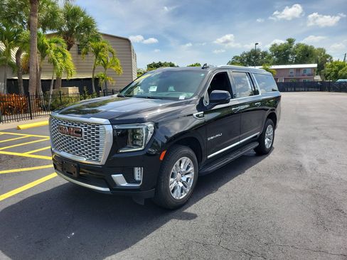 Used 2024 GMC Yukon XL Denali AWD/4WD image 10