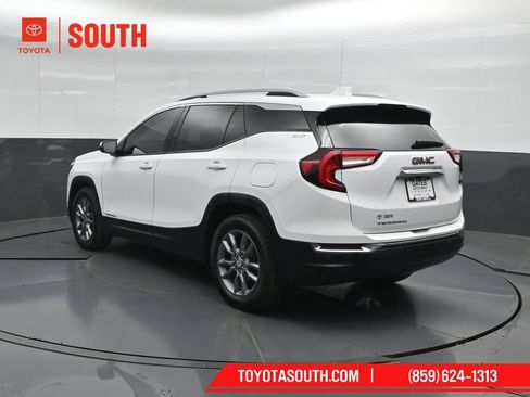 Used 2023 GMC Terrain SLT FWD image 8