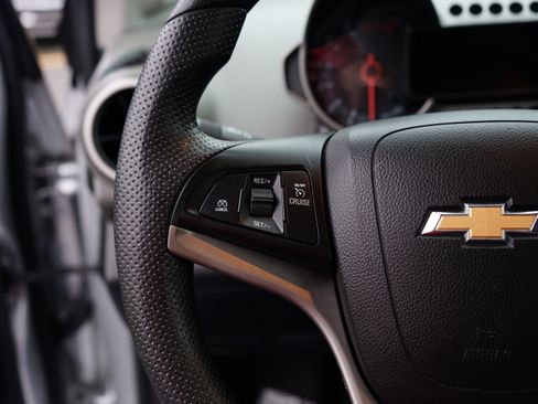 Used 2015 Chevrolet Sonic LT image 27