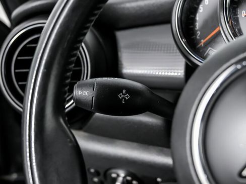 Used 2018 MINI Cooper Convertible image 28