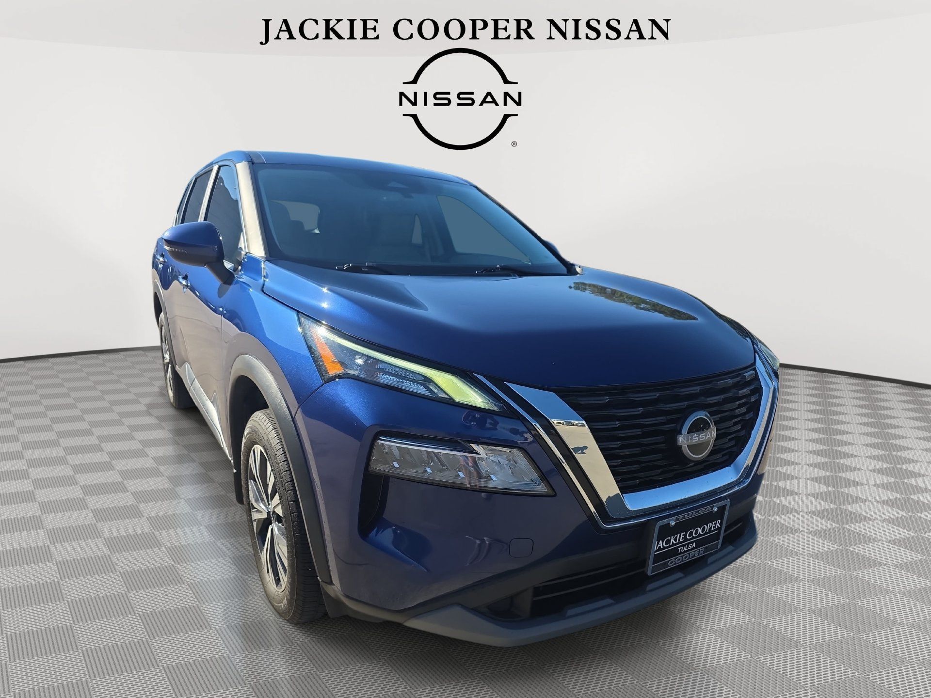 Used 2023 Nissan Rogue SV FWD image 3
