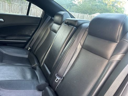 Used 2020 Dodge Charger SXT w/ Leather Interior Group RWD image 17