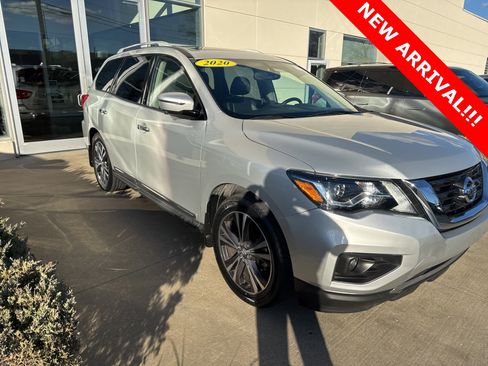 Used 2020 Nissan Pathfinder Platinum image 4