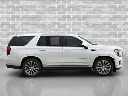 Used 2022 GMC Yukon Denali w/ Advanced Technology Package image 8