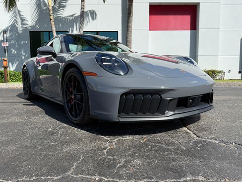 Used 2025 Porsche 911 Carrera GTS image 6