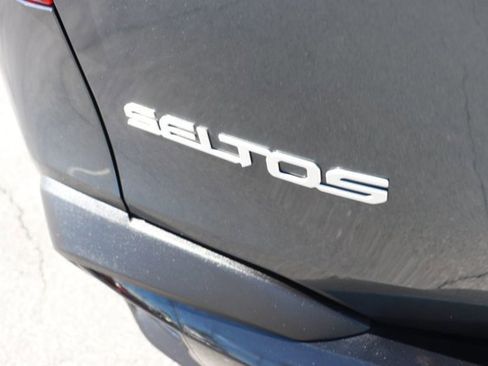 Used 2025 Kia Seltos S image 6