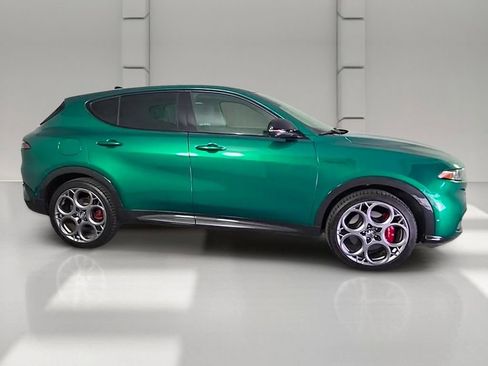 Used 2024 Alfa Romeo Tonale Veloce AWD/4WD image 35