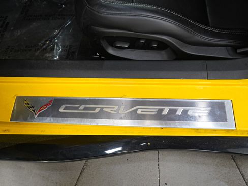 Used 2014 Chevrolet Corvette Stingray Coupe RWD image 32