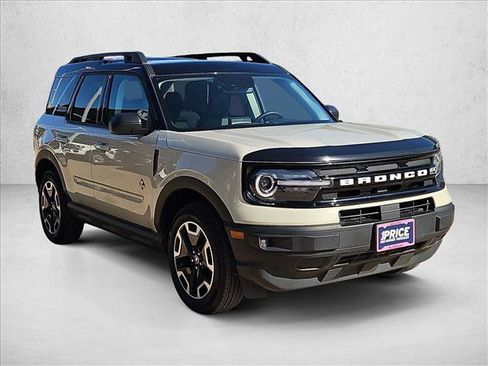 Used 2024 Ford Bronco Sport Outer Banks w/ Tech Package image 3