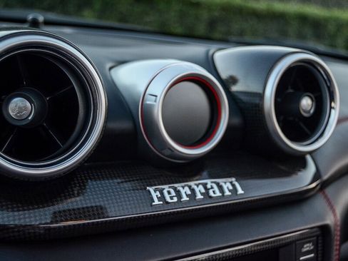 Used 2016 Ferrari California T image 27