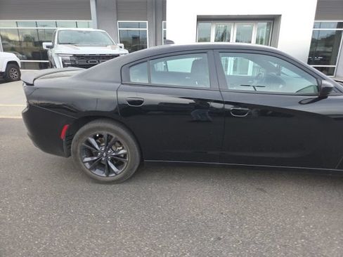 Used 2023 Dodge Charger SXT w/ Blacktop Package AWD/4WD image 10