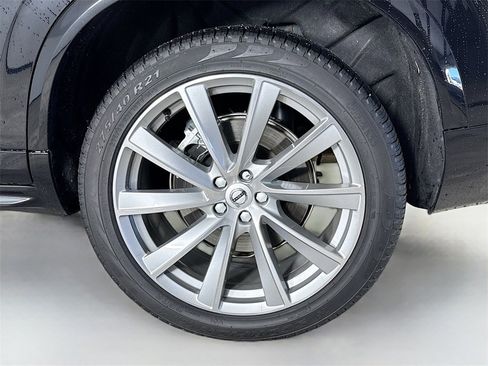 Certified 2025 Volvo XC90 B5 Core w/ Protection Package Premier image 33