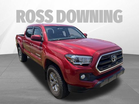 Used 2017 Toyota Tacoma SR5 w/ Tow Package RWD image 2