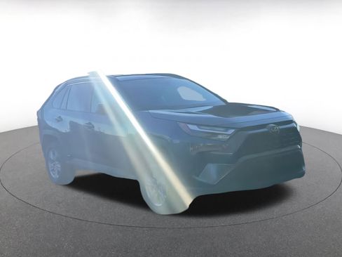 Used 2025 Toyota RAV4 LE image 8