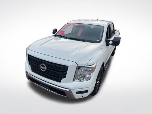 Certified 2024 Nissan Titan SV w/ SV Convenience Package image 36