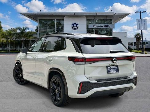 New 2026 Volkswagen Tiguan SE R-Line FWD image 5