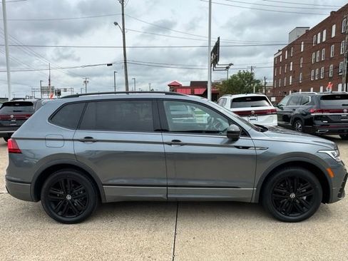 Certified 2024 Volkswagen Tiguan SE R-Line AWD/4WD image 7