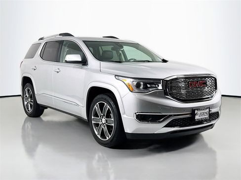 Used 2019 GMC Acadia Denali image 4