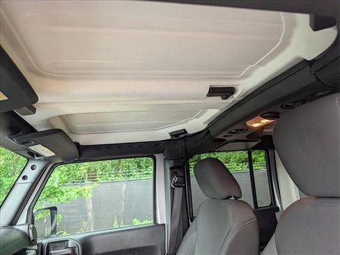 Used 2017 Jeep Wrangler Unlimited Sport AWD/4WD image 25