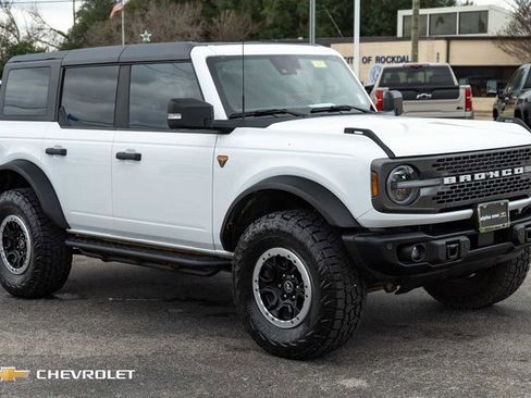 Used 2023 Ford Bronco Badlands w/ Sasquatch Package image 3