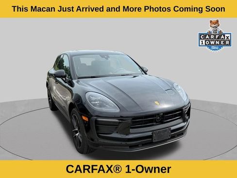 Used 2024 Porsche Macan AWD/4WD image 2