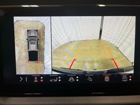 Used 2024 GMC Sierra 1500 AT4 w/ Technology Package image 25