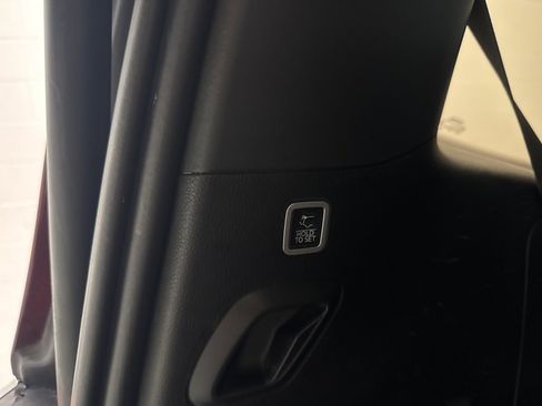 Used 2022 Jeep Grand Wagoneer Series III image 19