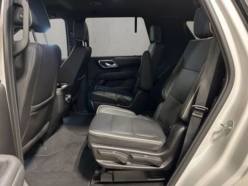 Used 2024 GMC Yukon SLT w/ SLT Luxury Package AWD/4WD image 22