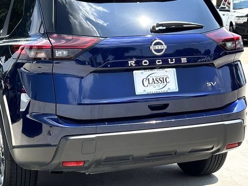 Used 2024 Nissan Rogue SV FWD image 6