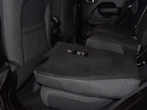 Used 2024 Jeep Wrangler Unlimited Sport AWD/4WD image 12