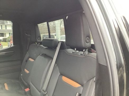 Used 2024 GMC Sierra 1500 AT4 w/ Technology Package image 15