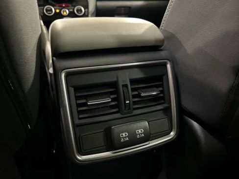 Used 2023 Subaru Forester Premium AWD/4WD image 23
