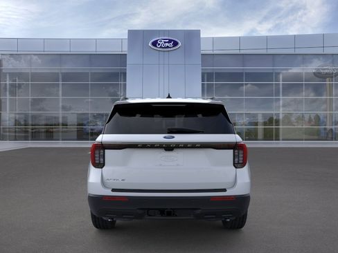 New 2026 Ford Explorer Active RWD image 5