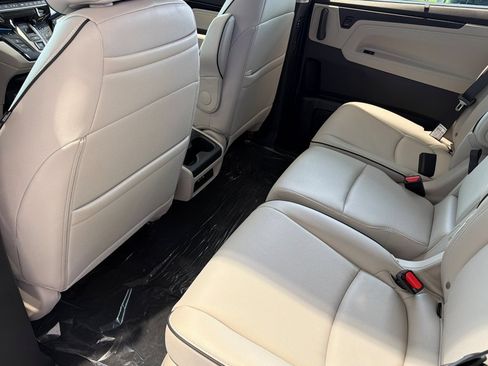 New 2026 Honda Odyssey Touring image 11