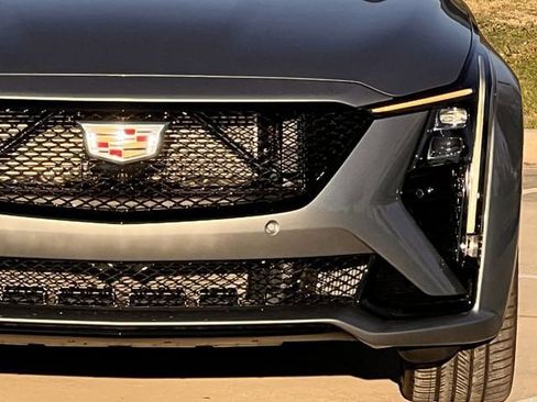 New 2026 Cadillac CT5 V w/ Platinum Package image 8