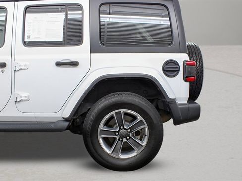 Used 2019 Jeep Wrangler Unlimited Sahara w/ Safety Group image 32