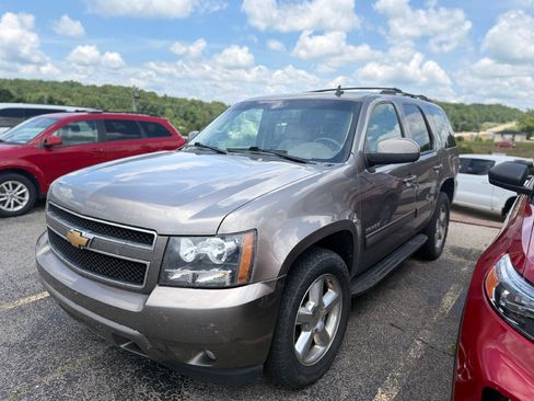 Used 2012 Chevrolet Tahoe LT w/ Luxury Package AWD/4WD image 5