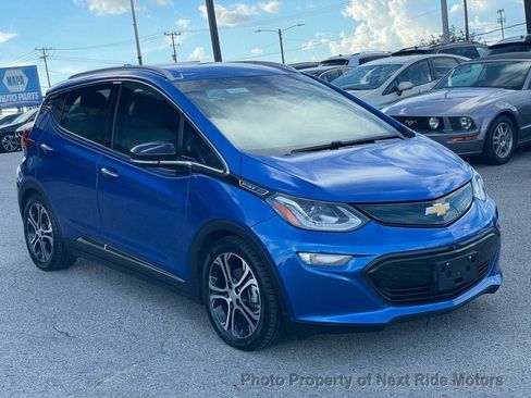 Used 2017 Chevrolet Bolt Premier w/ Driver Confidence II Package FWD image 4