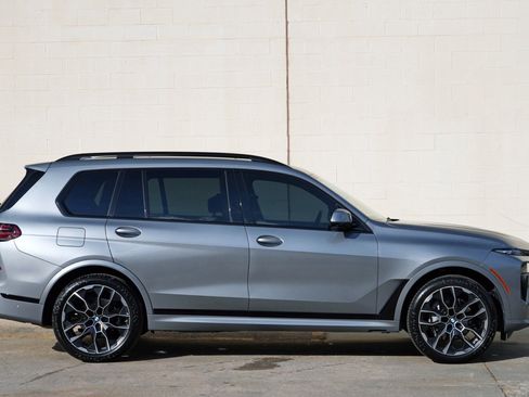 Used 2023 BMW X7 xDrive40i w/ M Sport Package AWD/4WD image 59