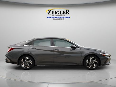 Certified 2024 Hyundai Elantra SEL w/ Convenience Package FWD image 8
