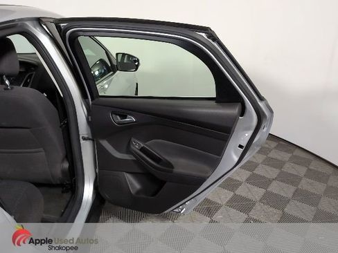 Used 2012 Ford Focus SEL FWD image 30