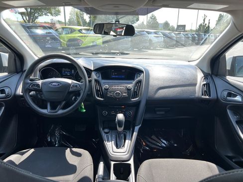 Used 2018 Ford Focus SE FWD image 24