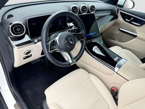 Used 2023 Mercedes-Benz GLC 300 image 4