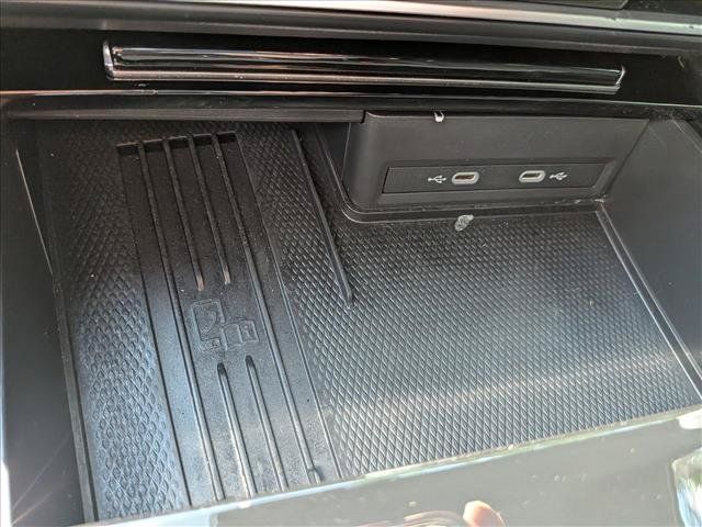 Certified 2025 Volkswagen Atlas Cross Sport SE w/ Panoramic Sunroof Package AWD/4WD image 38