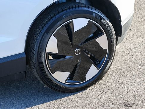 New 2025 Volvo EX30 Plus w/ Protection Package Premier image 10