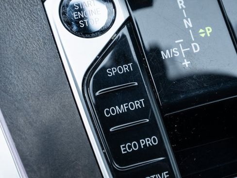 Used 2022 BMW X7 M50i image 29